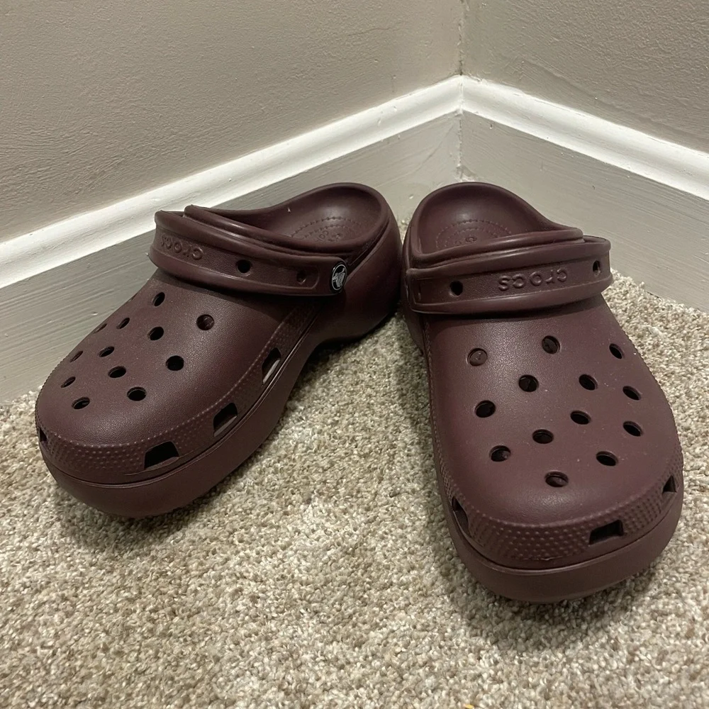 CROCS  Dark Brown Water Shoes - Picture 2 of 7